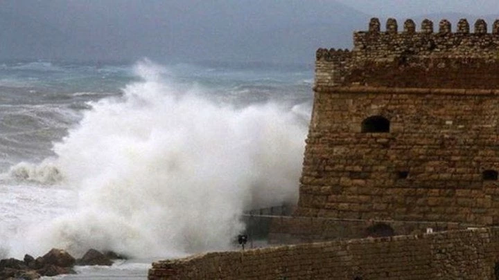 Φόβοι για μεσογειακό κυκλώνα το βράδυ της Πέμπτης – Ποιες περιοχές θα πλήξει